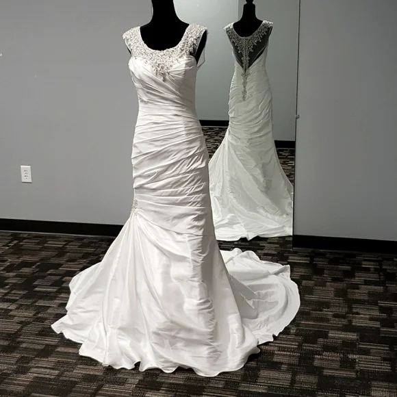 NWT Maggie Sottero wedding, beaded, size 8, mermaid - Picture 1 of 7